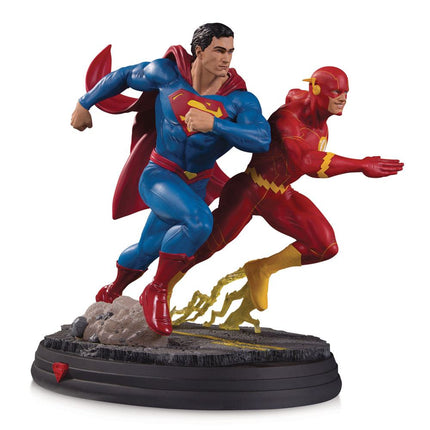 DC Gallery Statue Superman vs The Flash Racing 2nd Edition 26 cm