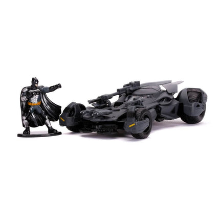 Batmobil z figurką Justice League Hollywood Rides Diecast Model 1/32